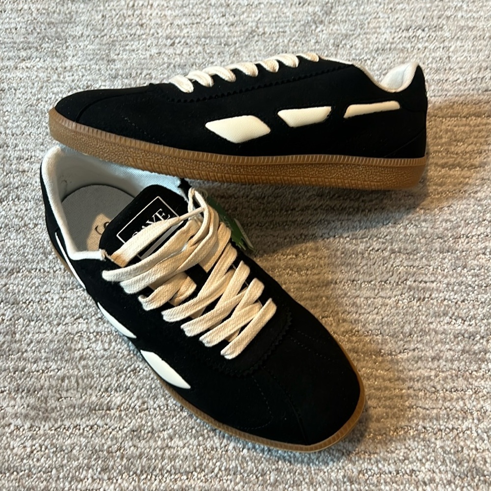 SAYE M70 Dart black and white sneakers, size 38 new